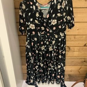 Black white and pink floral above knee maternity dress size large